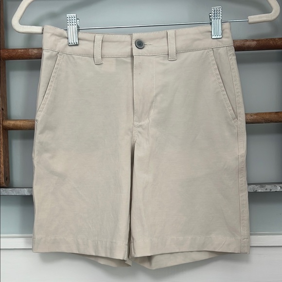 Boys southern tide T3 gulf shorts size 8 stone - Picture 1 of 7